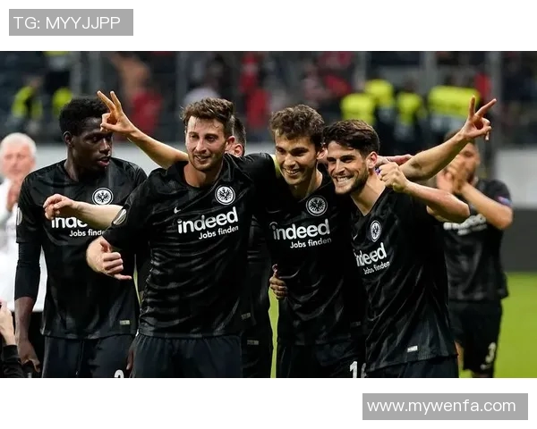 黑8足球明星榜单：这些球员改变了足球世界的历史轨迹