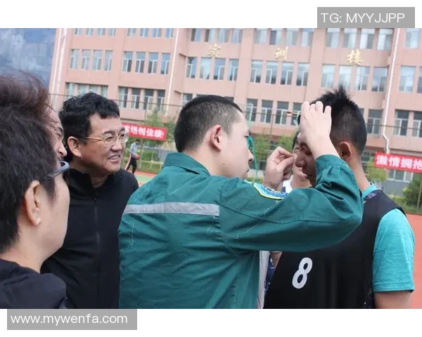 匈牙利足球核心当家球星闪耀赛场引领球队追逐辉煌梦想